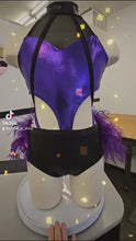 Load and play video in Gallery viewer, Youth large sassy dance base with feathers
